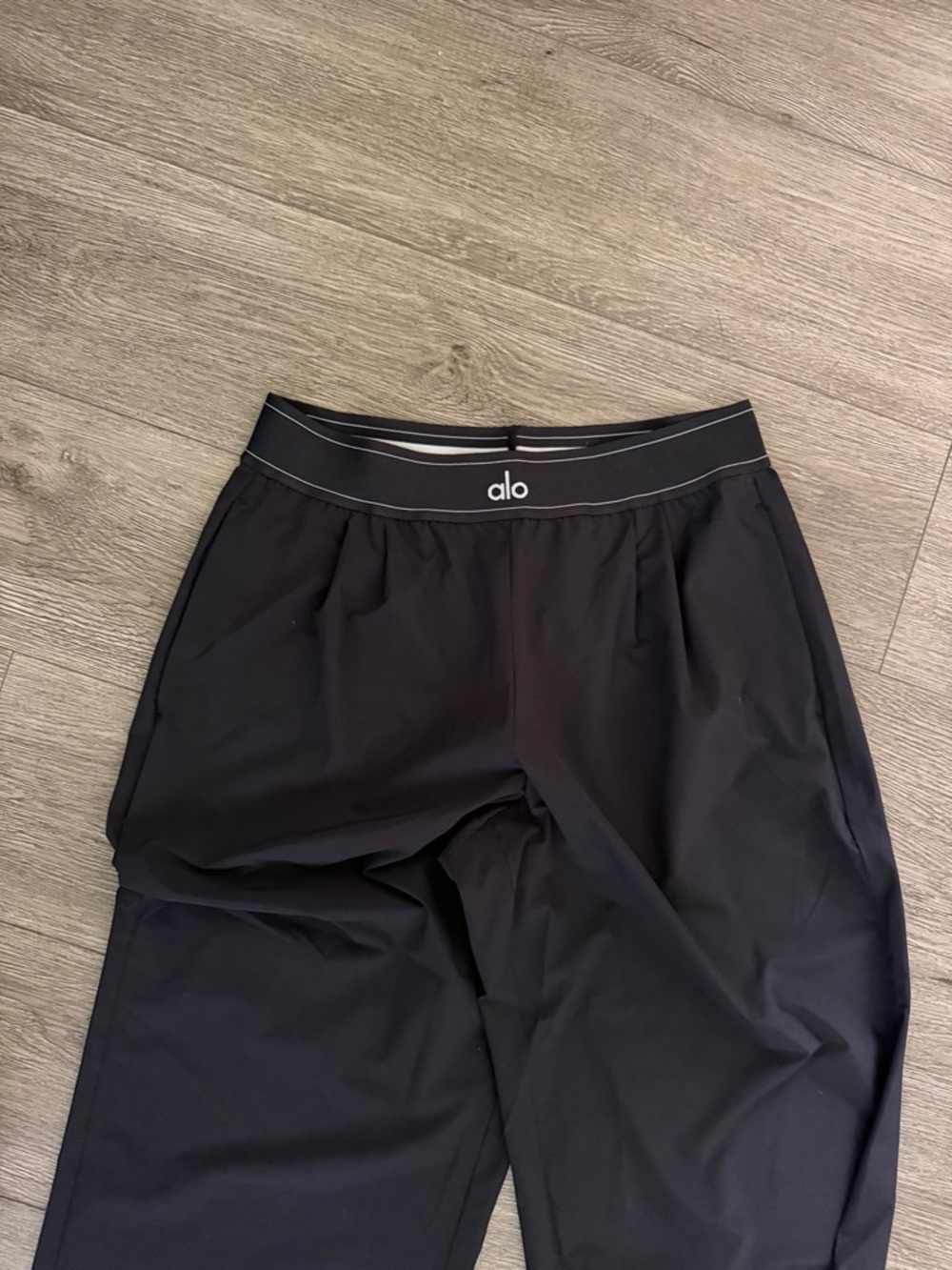 LIKE NEW ALO Suit Up Trouser (Regular), Black, size M - Picture 5 of 8